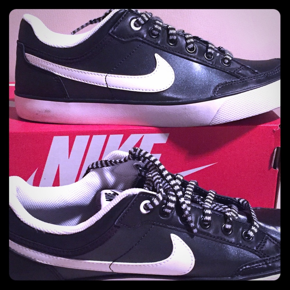 Nike Capri Sneakers